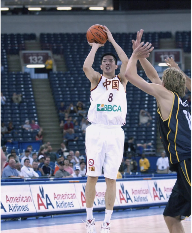 男篮名将国外实战练兵，展望挑战