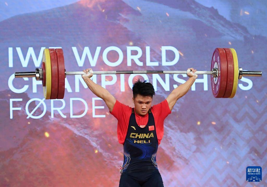 包含举重比赛背后的训练秘笈,竞争激烈的词条 包含举重比赛背后的训练秘笈,竞争激烈的词条