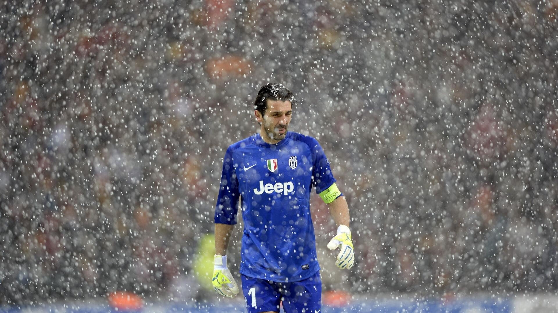 赛道与绿茵,当F1争冠焦点遇上非洲杯加时鏖战