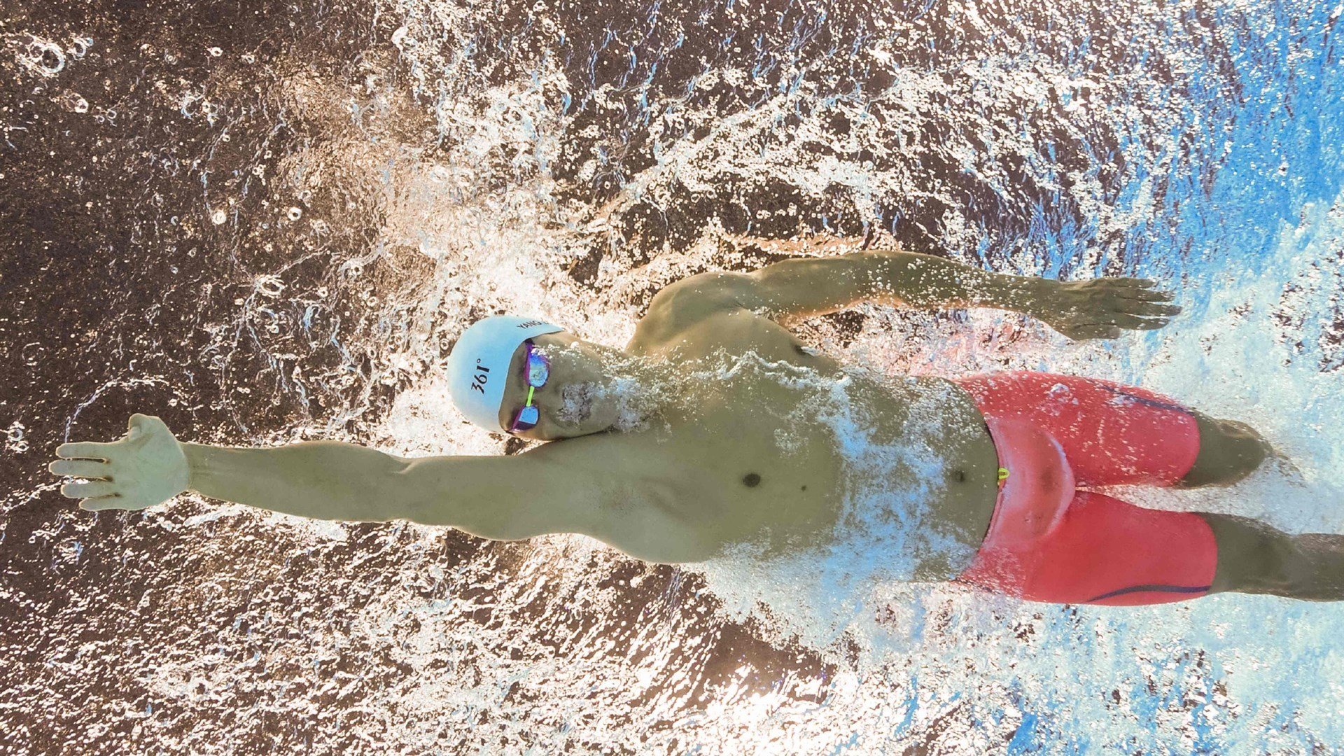 赛道上的双重叙事，红牛碾压与勒克莱尔的孤勇